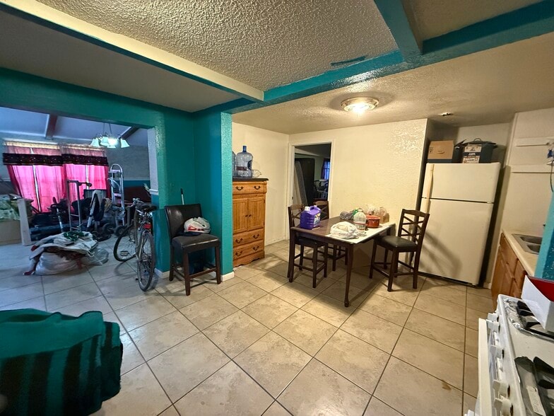 More Photos Of 7456 Alameda Ave, El Paso Freestanding For Sale