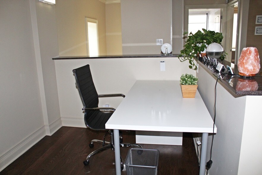 More Photos Of 6252 N Lincoln Ave, Chicago Office For Lease