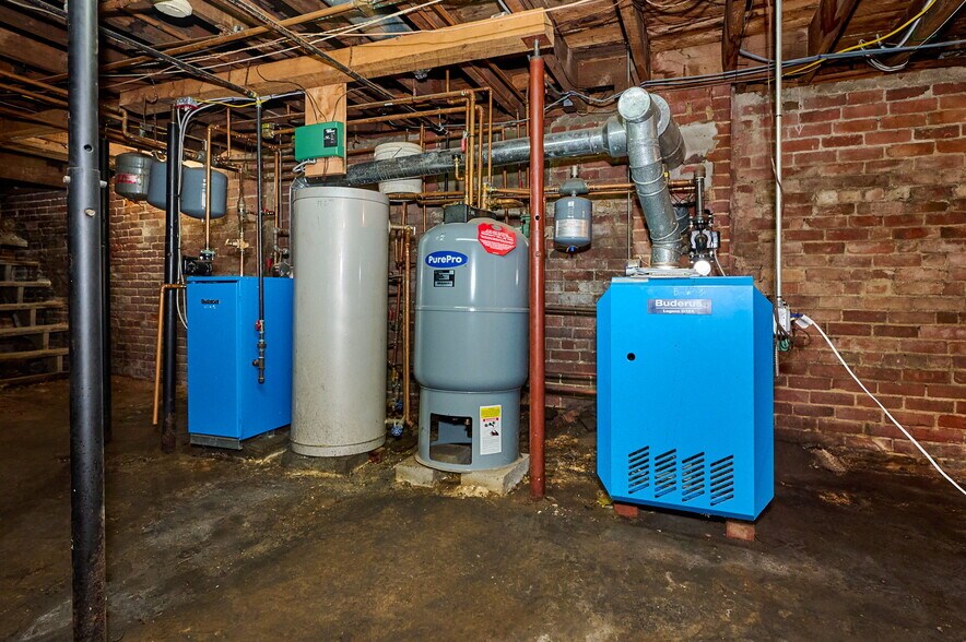 More Photos Of 42-44 Pleasant St, Easthampton Storefront Retail Residential For Sale