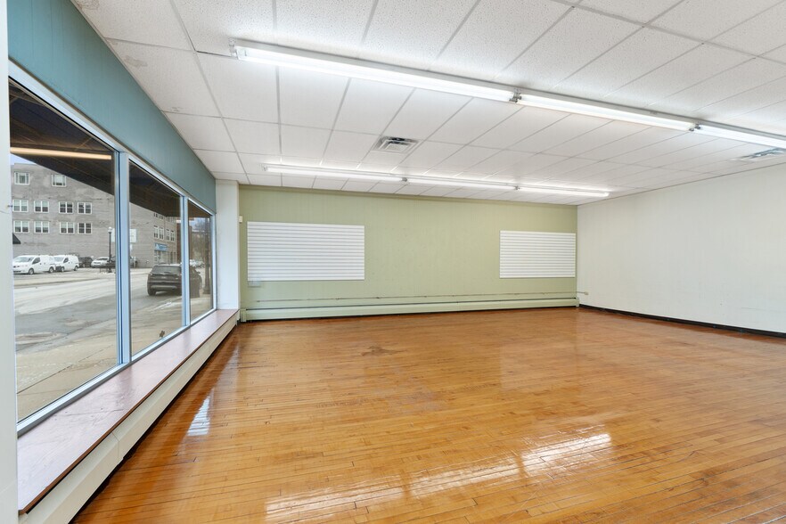 More Photos Of 132 W Pearl St, Jackson Storefront For Sale