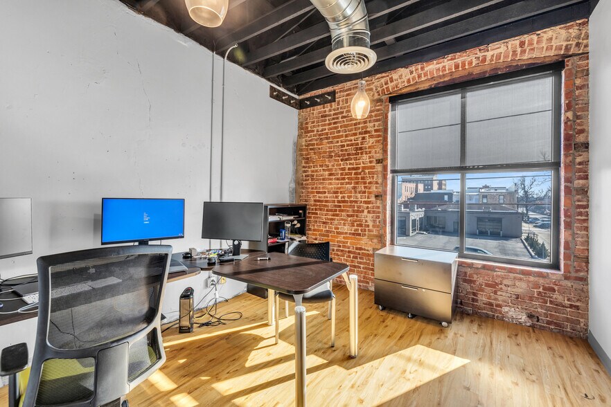 More Photos Of 201 E Hobson Ave, Sapulpa Loft Creative Space For Sale