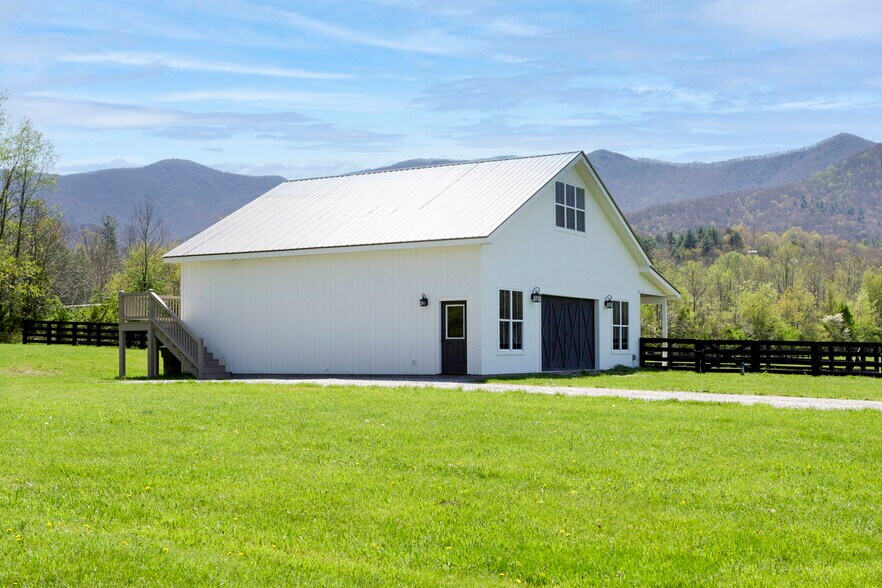 More Photos Of , Young Harris Specialty For Sale