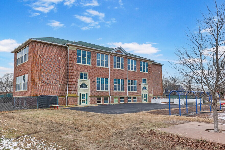 More Photos Of 651 Norwich Rd, Plainfield Schools For Sale