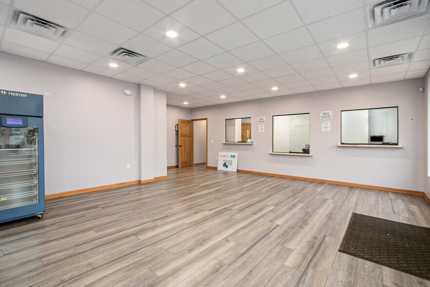 More Photos Of 2 E Main St, Hartford Medical For Sale