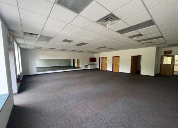 More Photos Of 19 North St, Marcellus Freestanding For Lease