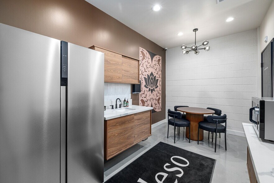More Photos Of 124 N Glendora Ave, Glendora Coworking Space