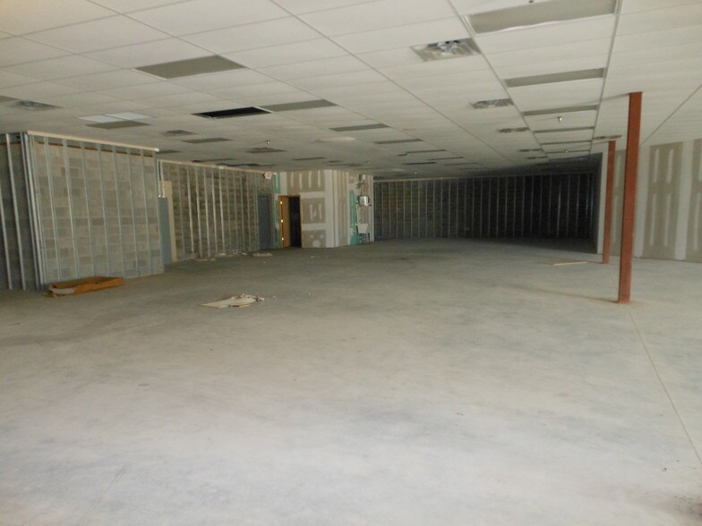 More Photos Of 3385 Schillinger Rd N, Semmes Unknown For Lease