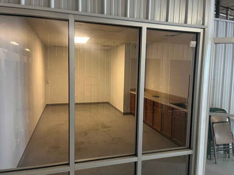 More Photos Of 241 S Park St, Tupelo Unknown For Lease