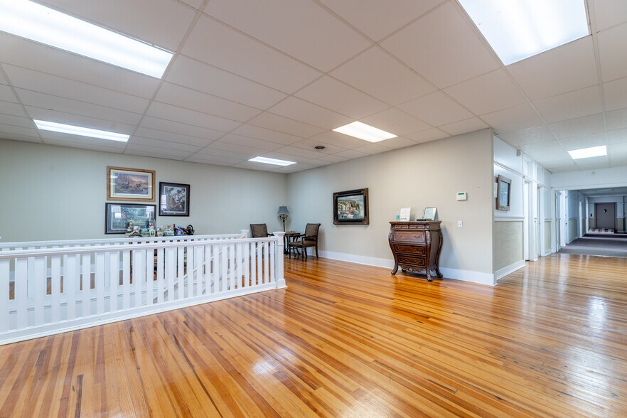 More Photos Of 546 Broad St, Gadsden Storefront Retail Office For Sale