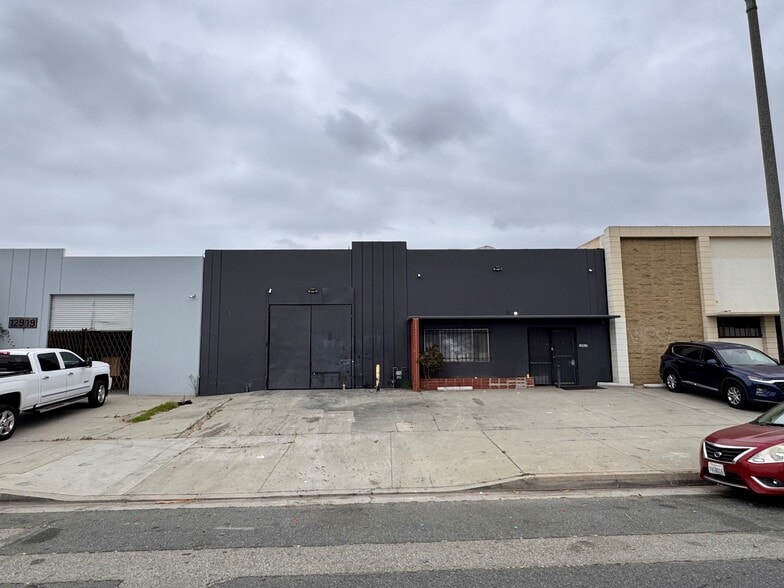 Primary Photo Of 12913 S Broadway, Los Angeles Manufacturing For Sale