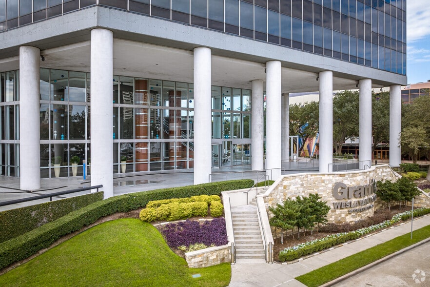 More Photos Of 24 Greenway Plz, Houston Office For Lease