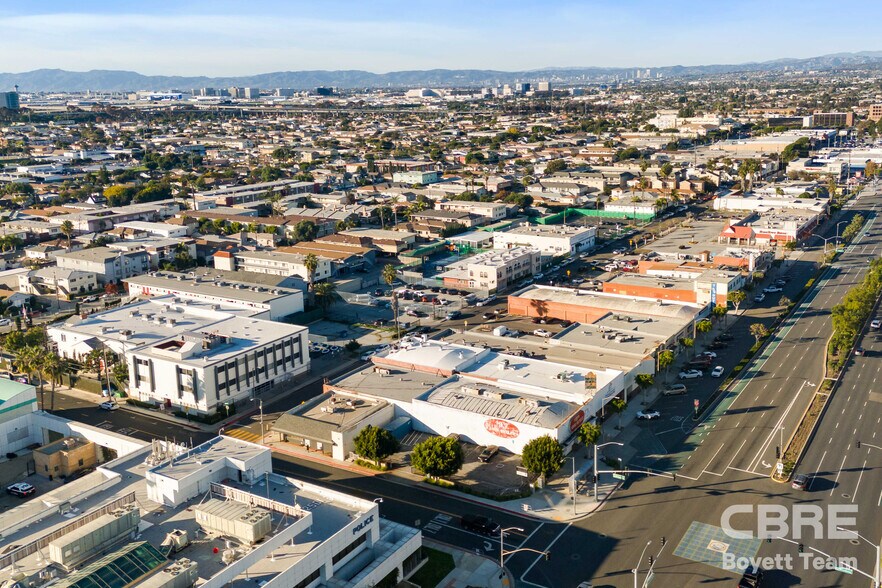 More Photos Of 12341 Hawthorne Blvd, Hawthorne Storefront For Sale