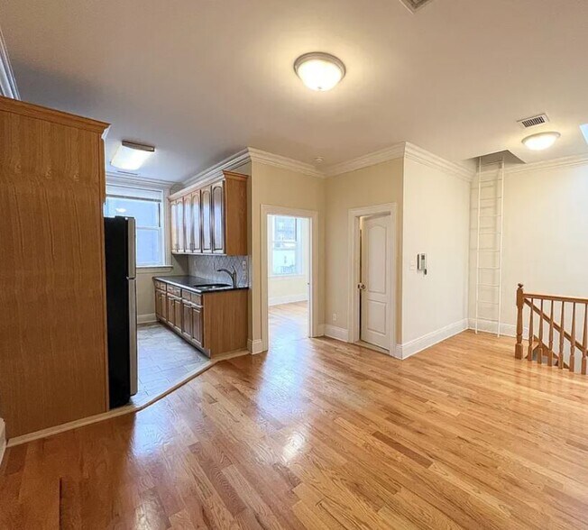 More Photos Of , Astoria Unknown For Sale