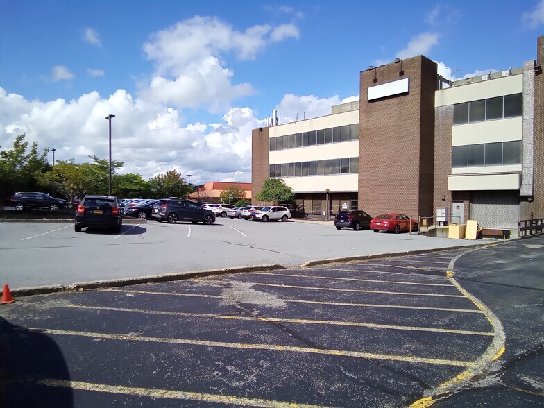 More Photos Of 15 Matthews St, Goshen Office For Sale