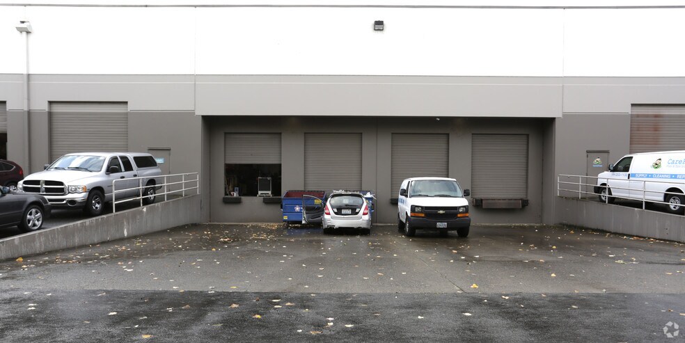 More Photos Of 14811 NE Airport Way, Portland Warehouse For Lease