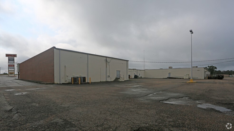 More Photos Of 111 Southland Vlg, Troy Unknown For Lease