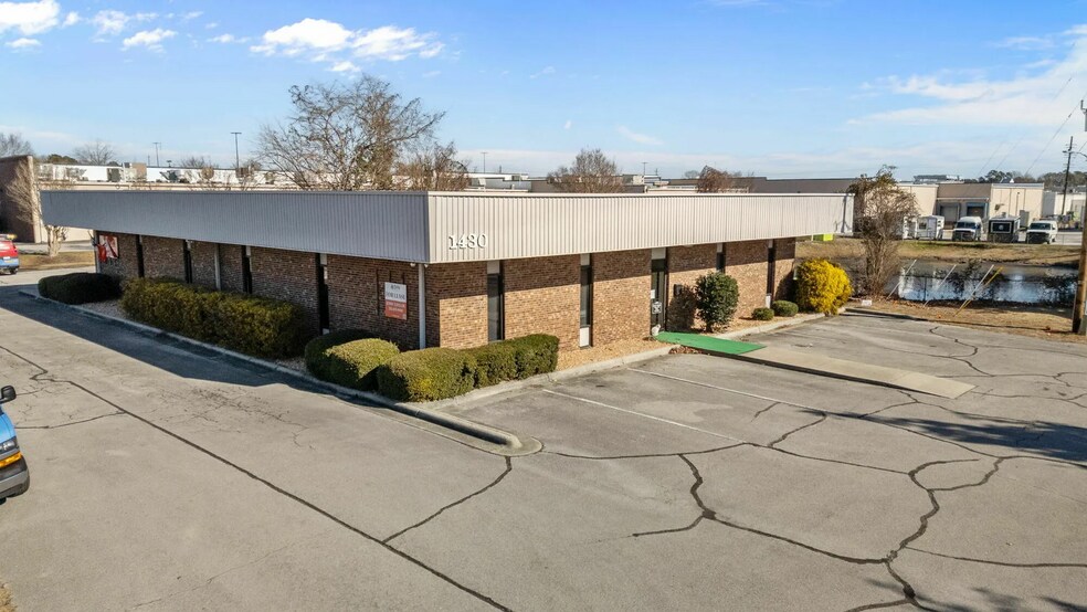 More Photos Of 1430-1440 McCarthy Blvd, New Bern Office For Lease