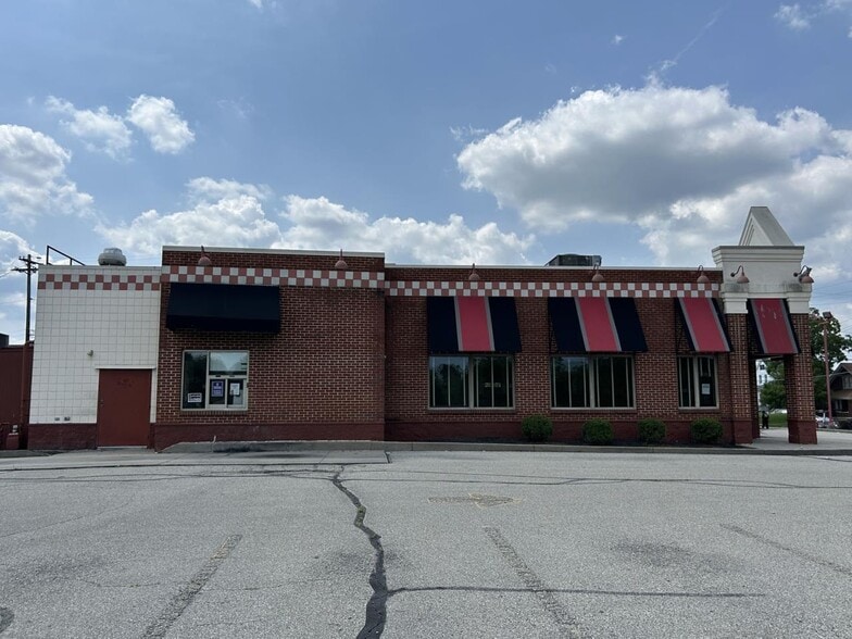 More Photos Of 1575 W Galbraith Rd, Cincinnati Restaurant For Sale
