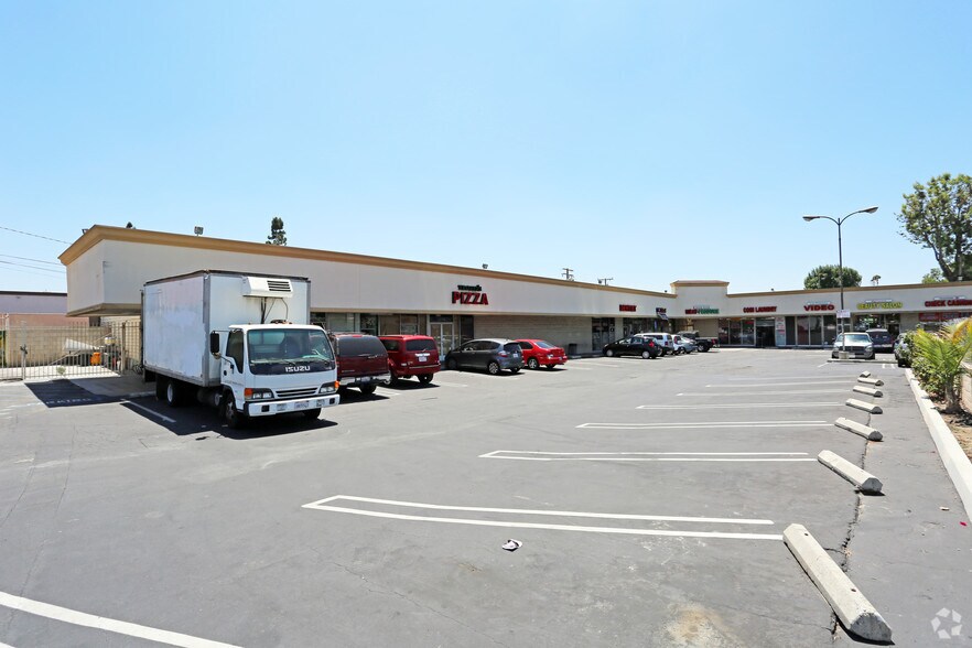 More Photos Of 3240-3268 W Lincoln Ave, Anaheim Freestanding For Lease
