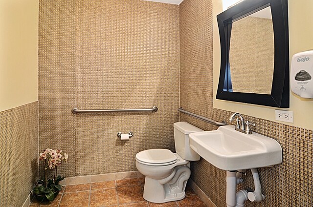 More Photos Of 103 E Ogden Ave, Clarendon Hills Office For Sale