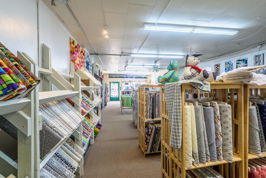 More Photos Of 21 E Pine, Pinedale General Retail For Sale