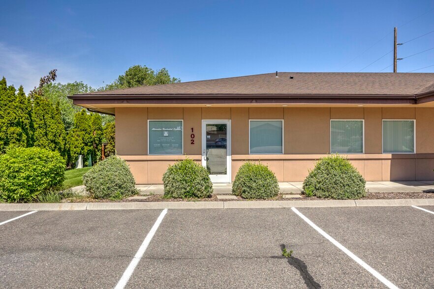 More Photos Of 515 N Neel St, Kennewick Storefront Retail Office For Lease