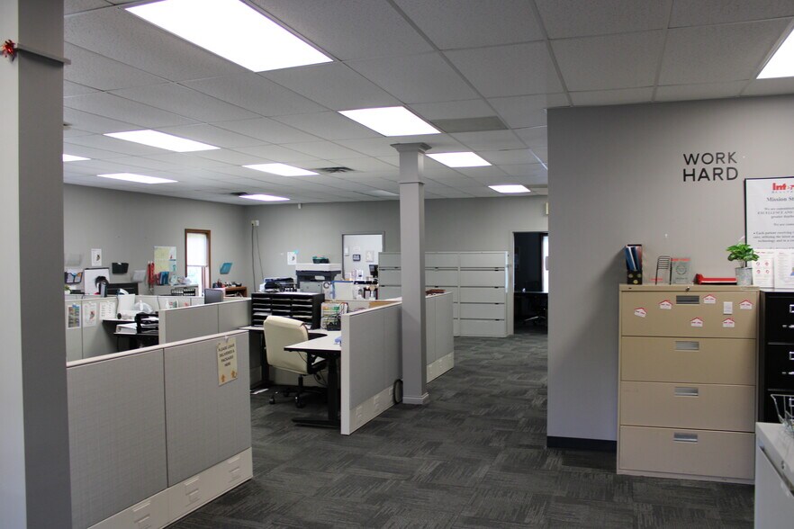 More Photos Of 373 Meridian Parke Ln, Greenwood Medical For Sale