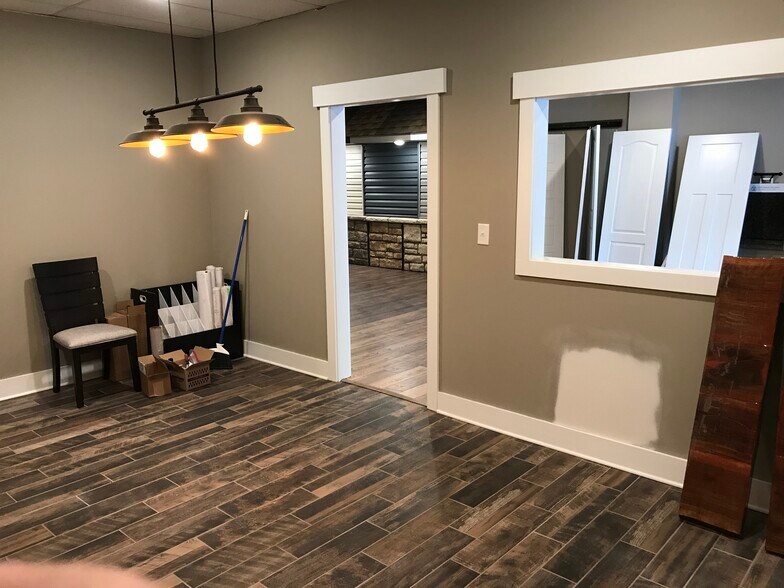 More Photos Of 810 Ohio Pike, Withamsville Office For Lease