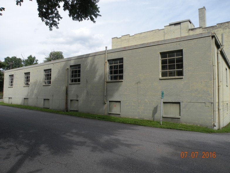 More Photos Of 100 S Mulberry St, Dickson Coworking Space