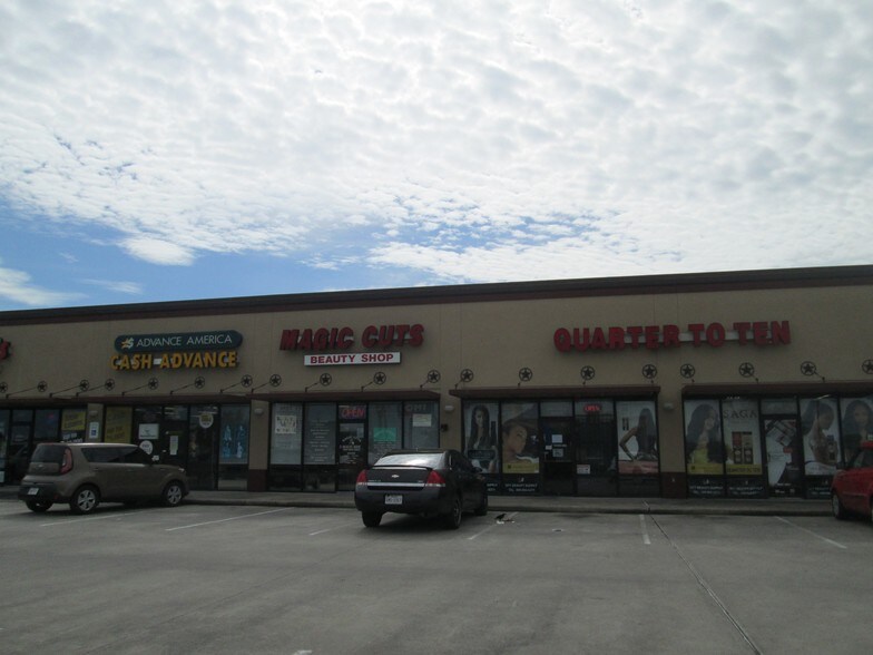 More Photos Of 6402 Gulf Fwy, La Marque Unknown For Lease