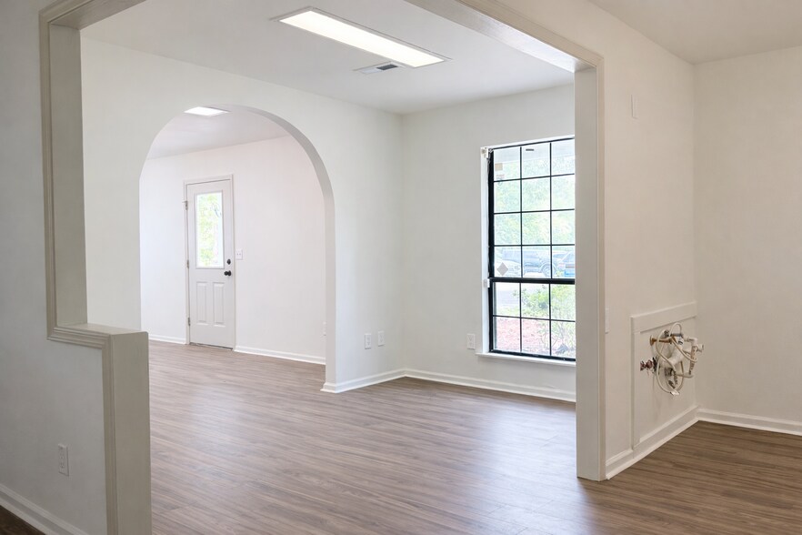 More Photos Of 421 Barony St, Moncks Corner Office For Sale