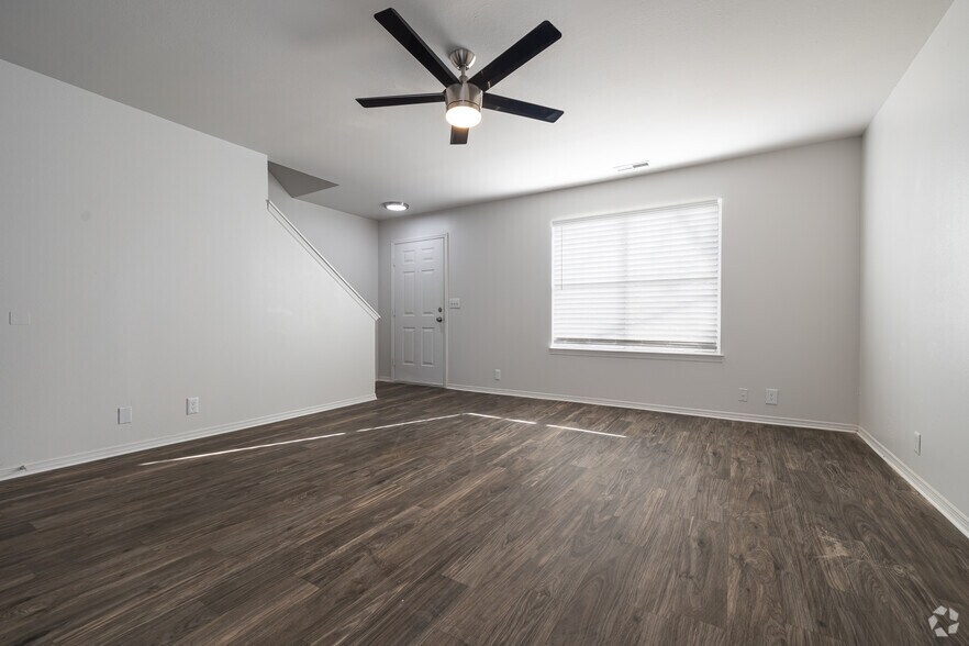 More Photos Of 275 S Fort Ln, Layton Apartments For Sale