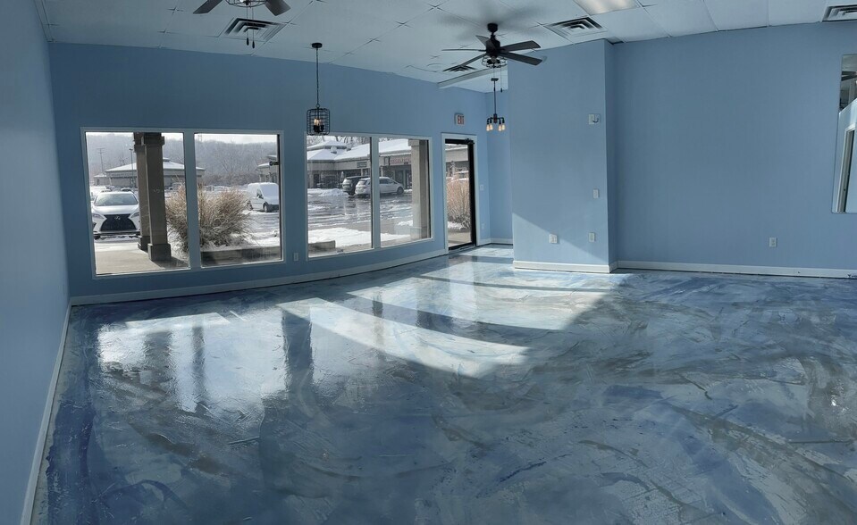 More Photos Of 1562 Akron Peninsula Rd, Akron Storefront For Lease