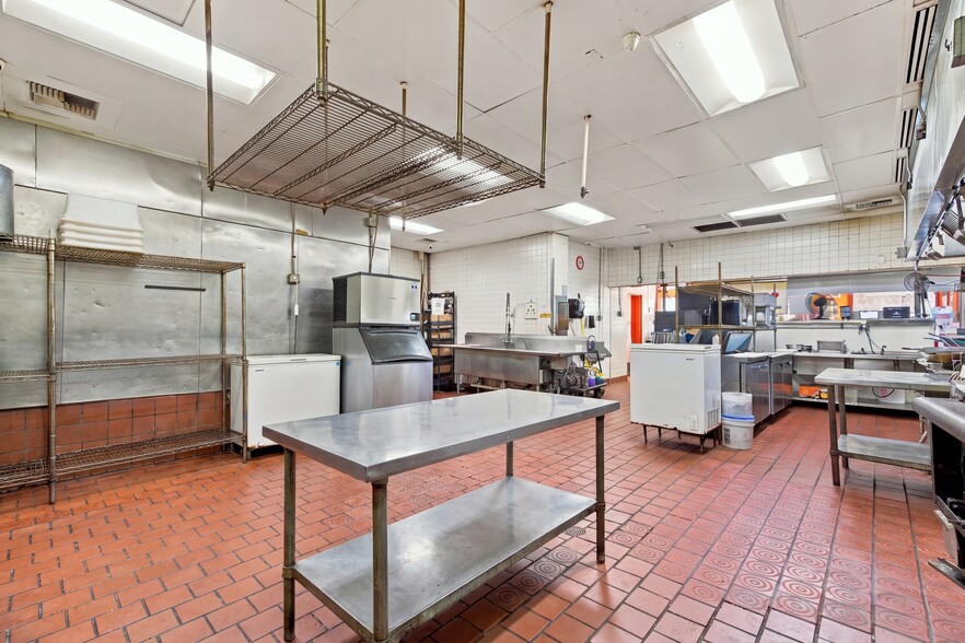 More Photos Of 5033 N 67th Ave, Glendale Fast Food For Sale