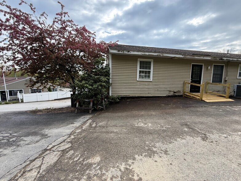 More Photos Of 79 Reservoir St, Holden Office For Lease
