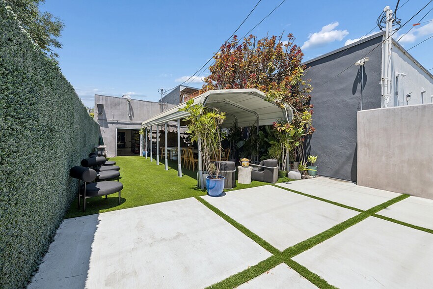 More Photos Of 8560 Venice Blvd, Los Angeles Storefront Retail Office For Sale