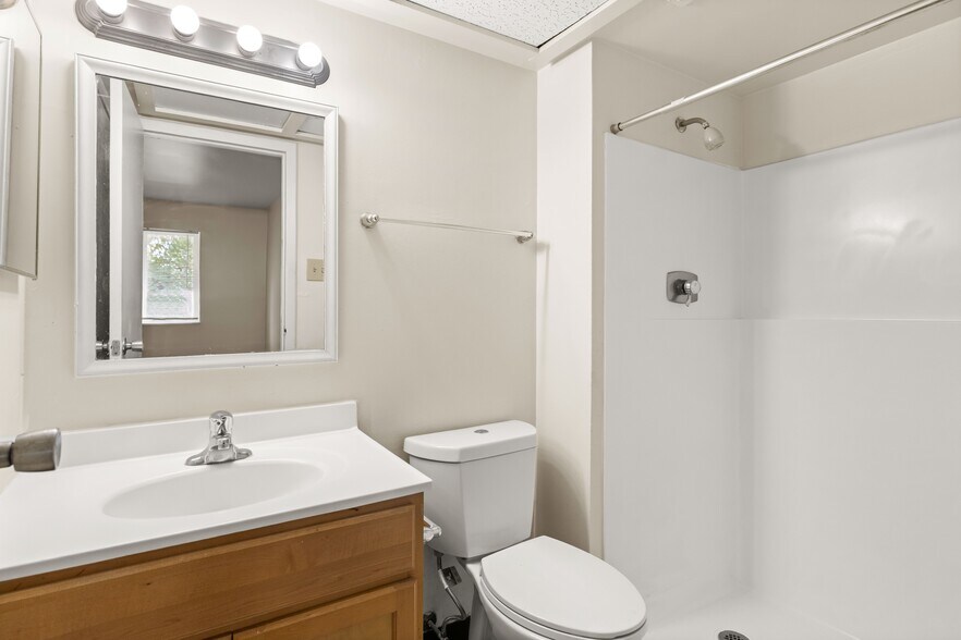 More Photos Of 11065 Dunklin Dr, Saint Louis Apartments For Sale