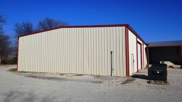More Photos Of 1750 US-77, Davis Manufacturing For Lease