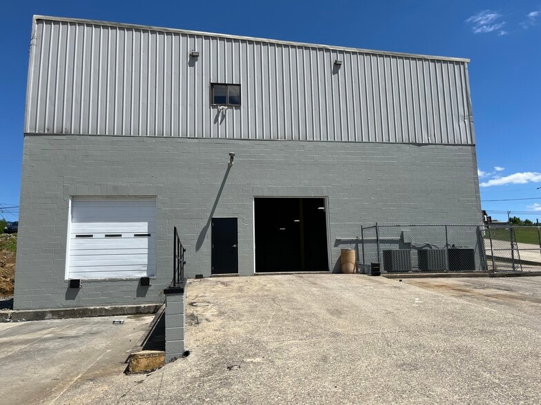 More Photos Of 3844 Dickerson Pike, Nashville Flex For Lease