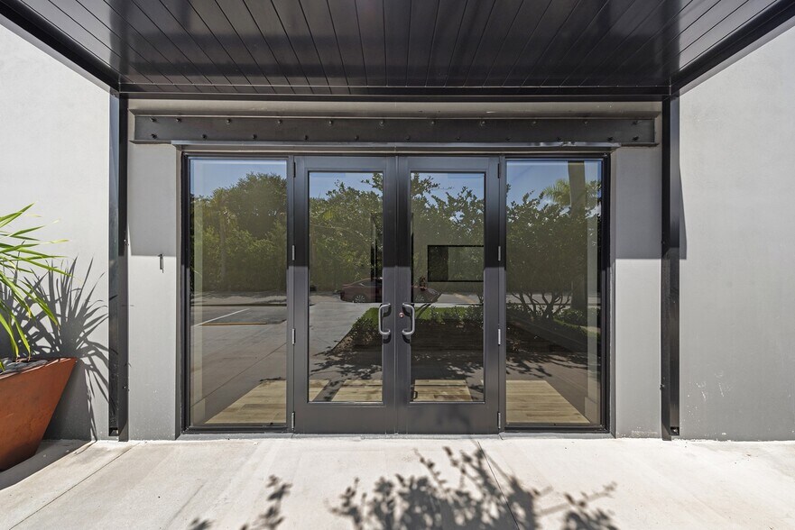 More Photos Of 1930 N 30th Rd, Hollywood Office Residential For Lease