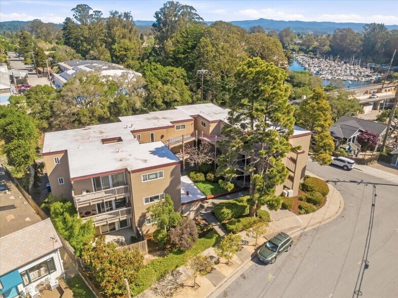 More Photos Of 171 Marine Parade, Santa Cruz Apartments For Sale