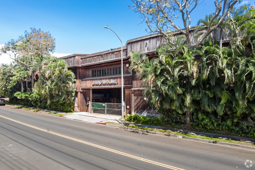 More Photos Of 99-969 Iwaena St, Aiea Freestanding For Sale
