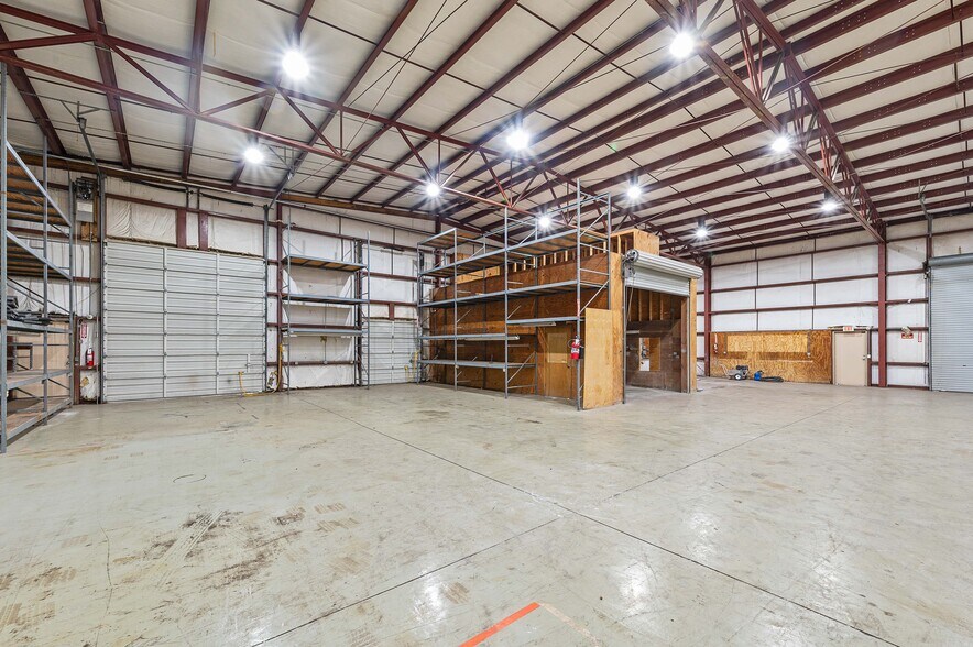 More Photos Of 3 Sunshine Blvd, Ormond Beach Manufacturing For Lease