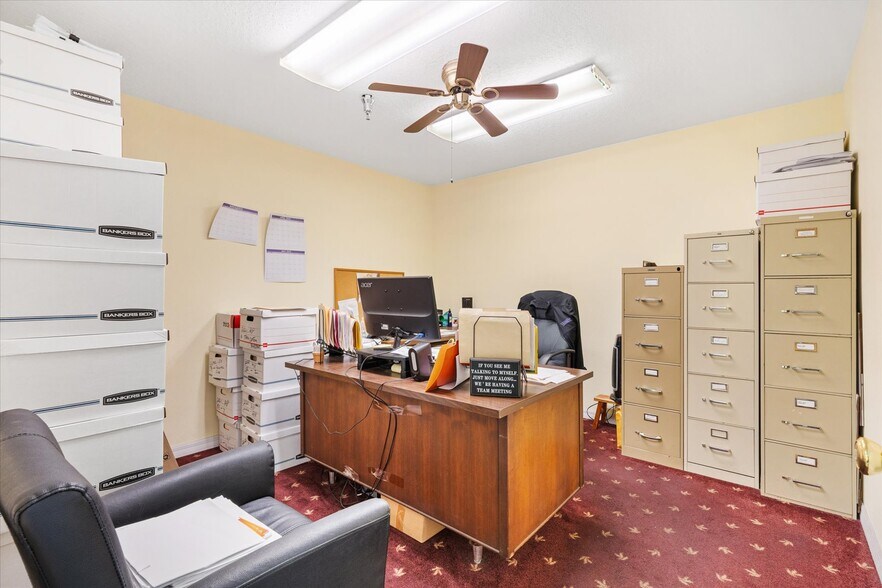 More Photos Of 1103 Thomas Ave, Leesburg Warehouse For Lease