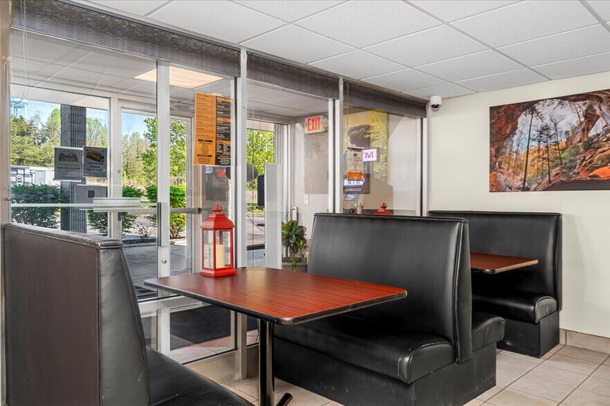 More Photos Of 182 Quillens Chapel Rd, Campton Hotel For Sale