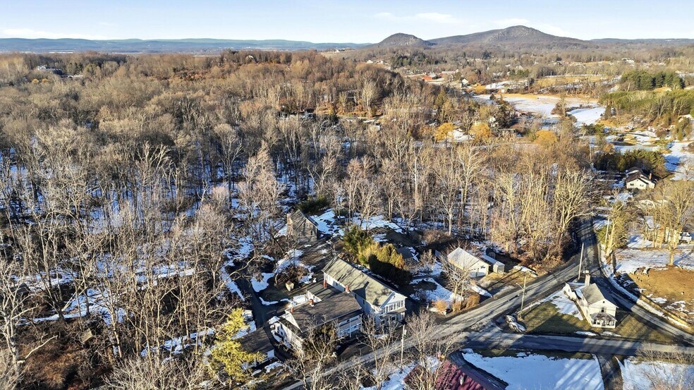 More Photos Of 106 Newport Bridge Rd, Warwick Multifamily For Sale