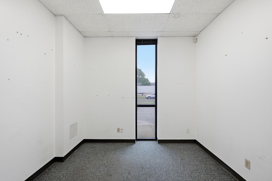 More Photos Of 602 S Michigan Ave, Joplin Freestanding For Lease