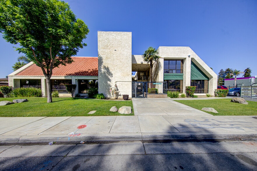 Primary Photo Of 4949 Buckley Way, Bakersfield Office For Sale