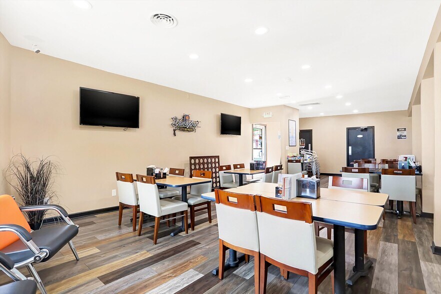 More Photos Of 2023 E Southeastern Ave, Indianapolis Restaurant For Sale