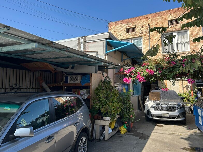 More Photos Of 1856 W Washington Blvd, Los Angeles General Retail For Sale